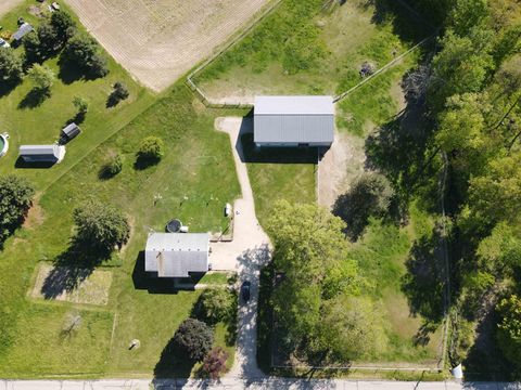 Tiny photo for 8613 N Buck Creek Pike, Mooreland, IN 47360 (MLS # 202618517)
