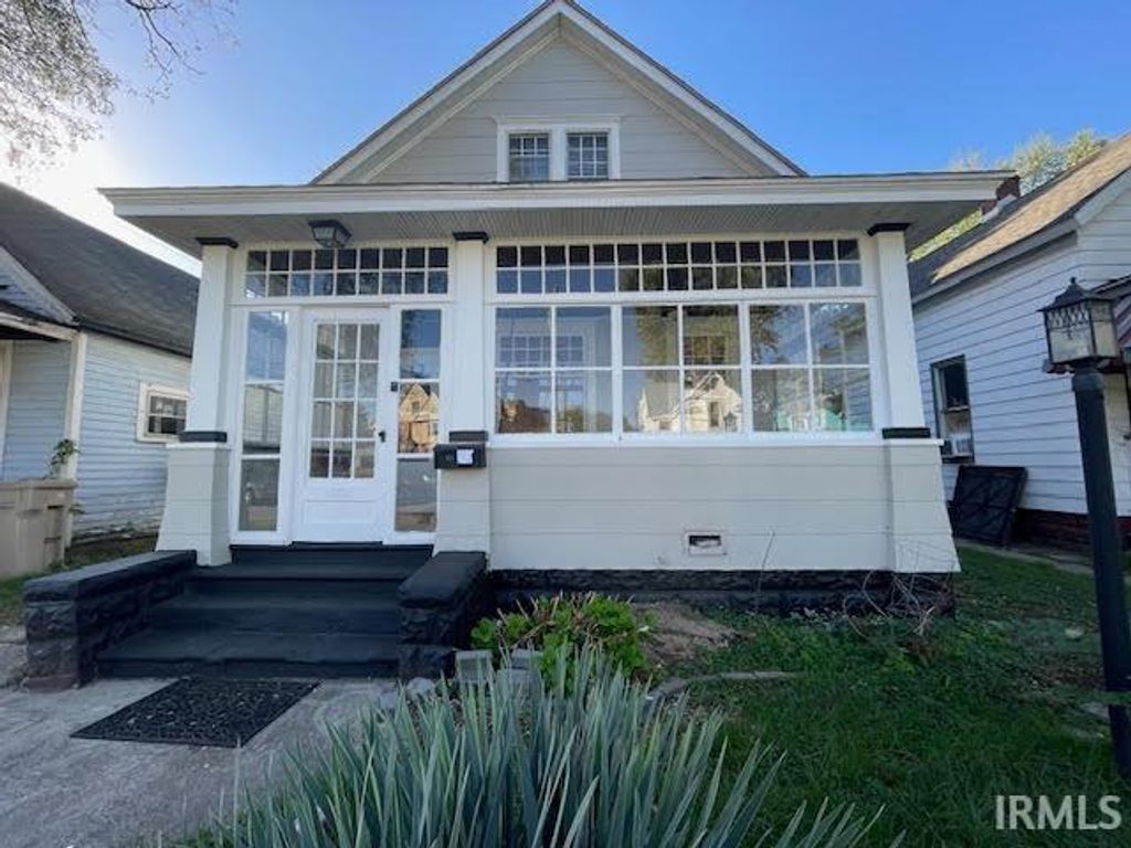 Photo of 428 W Navarre Street, South Bend, IN 46616 (MLS # 202610704)