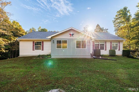 Photo of 4006 S Little Creek Drive, Spencer, IN 47460 (MLS # 202642414)