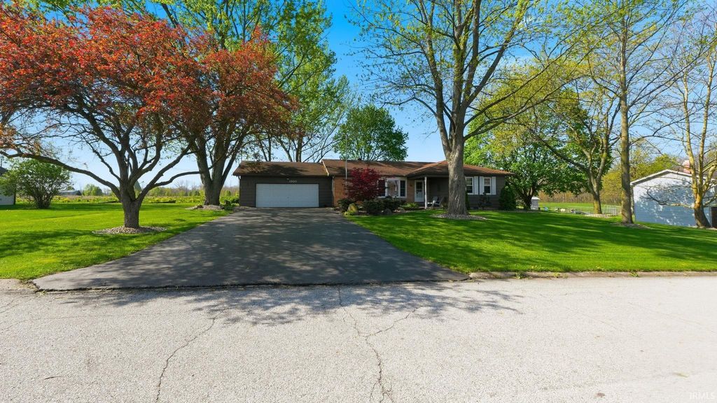 Photo of 1320 Sunset Drive, Winona Lake, IN 46590 (MLS # 202614868)