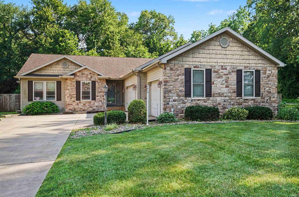 Photo of 20982 Arcadia Drive, Bristol, IN 46507 (MLS # 202627054)