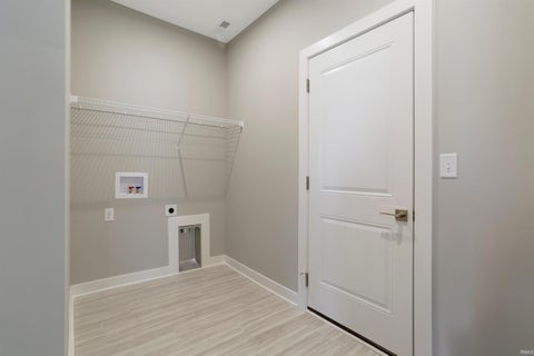 Tiny photo for 5110 Goldfinch Drive, Evansville, IN 47725 (MLS # 202539126)