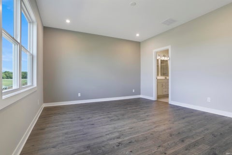 Tiny photo for 5110 Goldfinch Drive, Evansville, IN 47725 (MLS # 202539126)