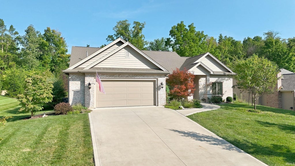 Photo of 10150 W Woodland Ridge, Fort Wayne, IN 46804 (MLS # 202637161)
