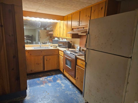 Tiny photo for 106 E Beckley Street, Royal Center, IN 46978 (MLS # 202631356)