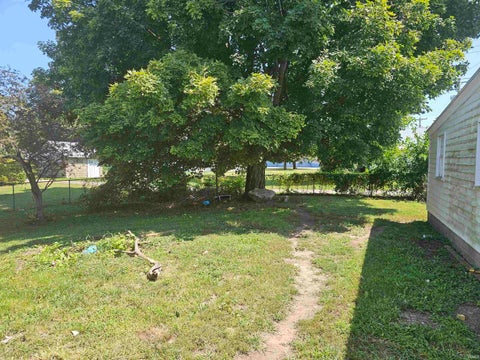 Tiny photo for 106 E Beckley Street, Royal Center, IN 46978 (MLS # 202631356)