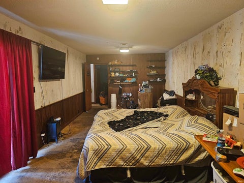 Tiny photo for 106 E Beckley Street, Royal Center, IN 46978 (MLS # 202631356)
