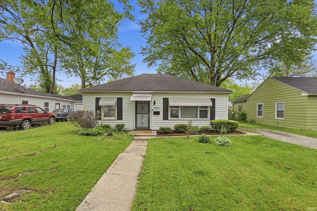 Photo of 4501 standish Drive, Fort Wayne, IN 46806 (MLS # 202617497)
