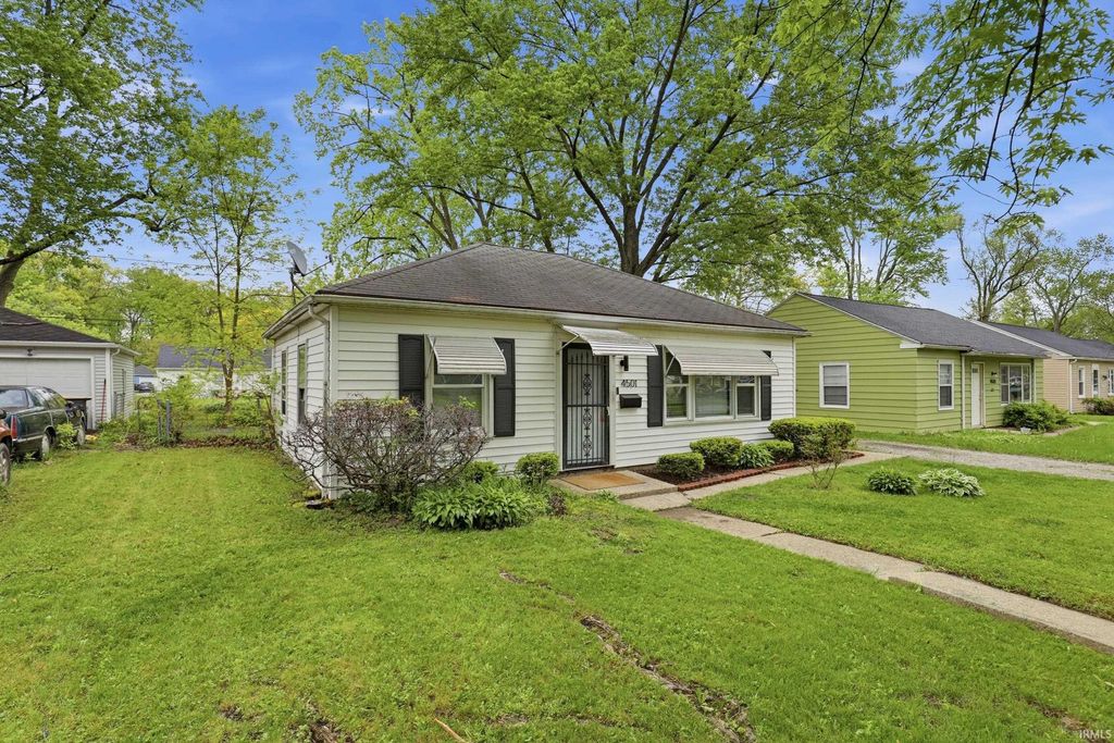 Photo of 4501 standish Drive, Fort Wayne, IN 46806 (MLS # 202617497)