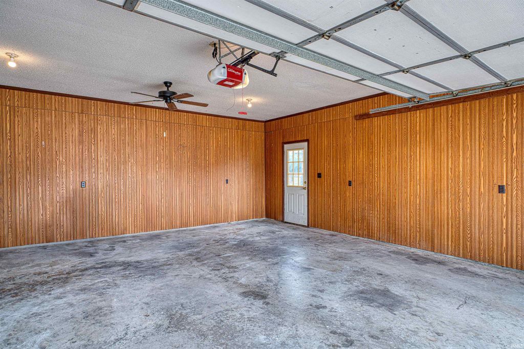 Photo of 1229 MOCKINGBIRD Lane, Mount Vernon, IN 47620 (MLS # 202616388)