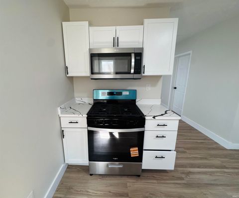 Tiny photo for 1018 N Armstrong Street, Kokomo, IN 46901 (MLS # 202627153)