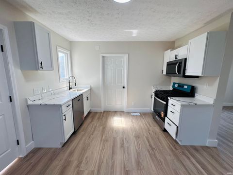 Tiny photo for 1018 N Armstrong Street, Kokomo, IN 46901 (MLS # 202627153)