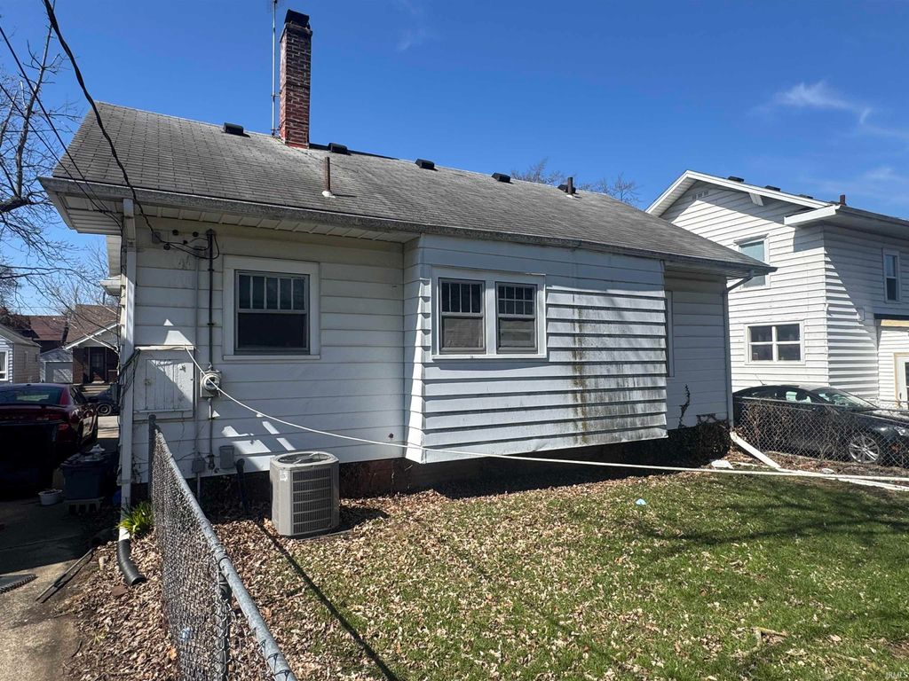 Photo of 4427 Kenilworth Street, Fort Wayne, IN 46806 (MLS # 202609734)