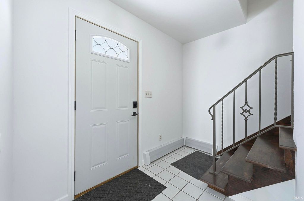 Photo of 1825 Nye Street, Warsaw, IN 46580 (MLS # 202602680)