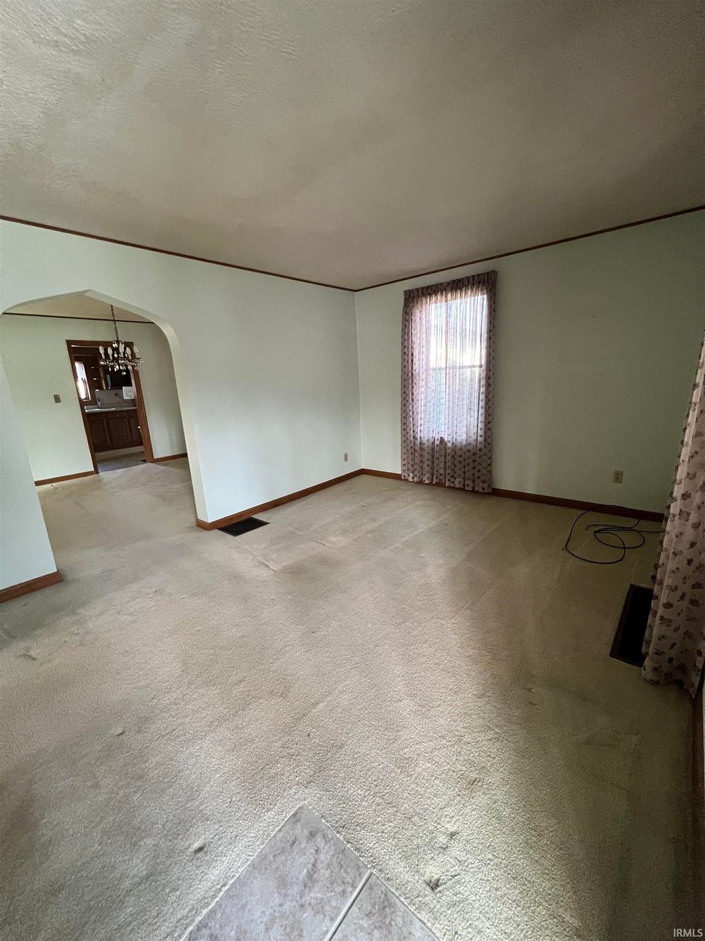 Photo of 115 N Maple Avenue, Warsaw, IN 46580 (MLS # 202549512)