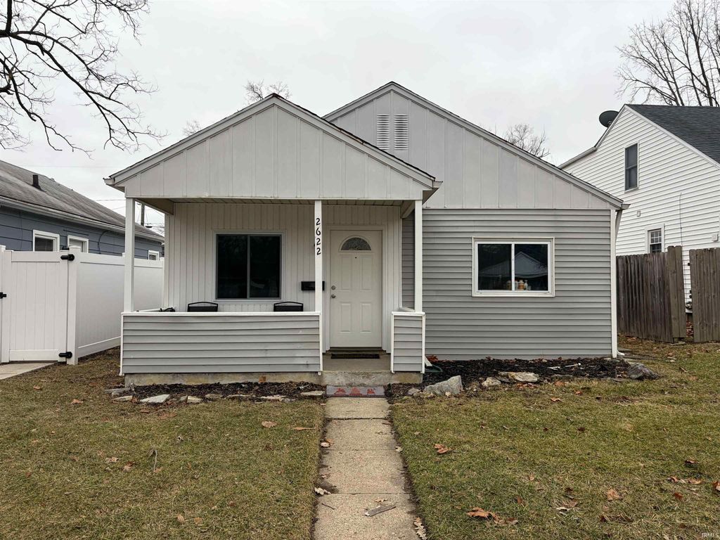 Photo of 2622 Kenwood Avenue, Fort Wayne, IN 46805 (MLS # 202605393)