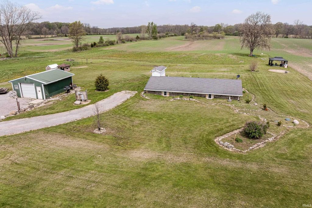 Photo of 1917 County Road 28, Auburn, IN 46706 (MLS # 202615154)