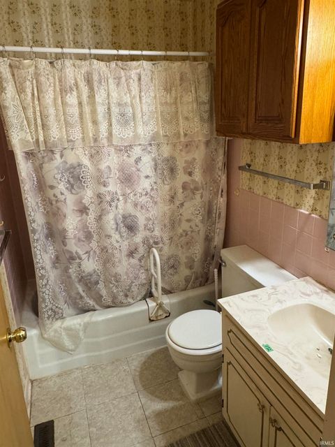 Tiny photo for 1010 Quinn Court, Decatur, IN 46733 (MLS # 202618950)
