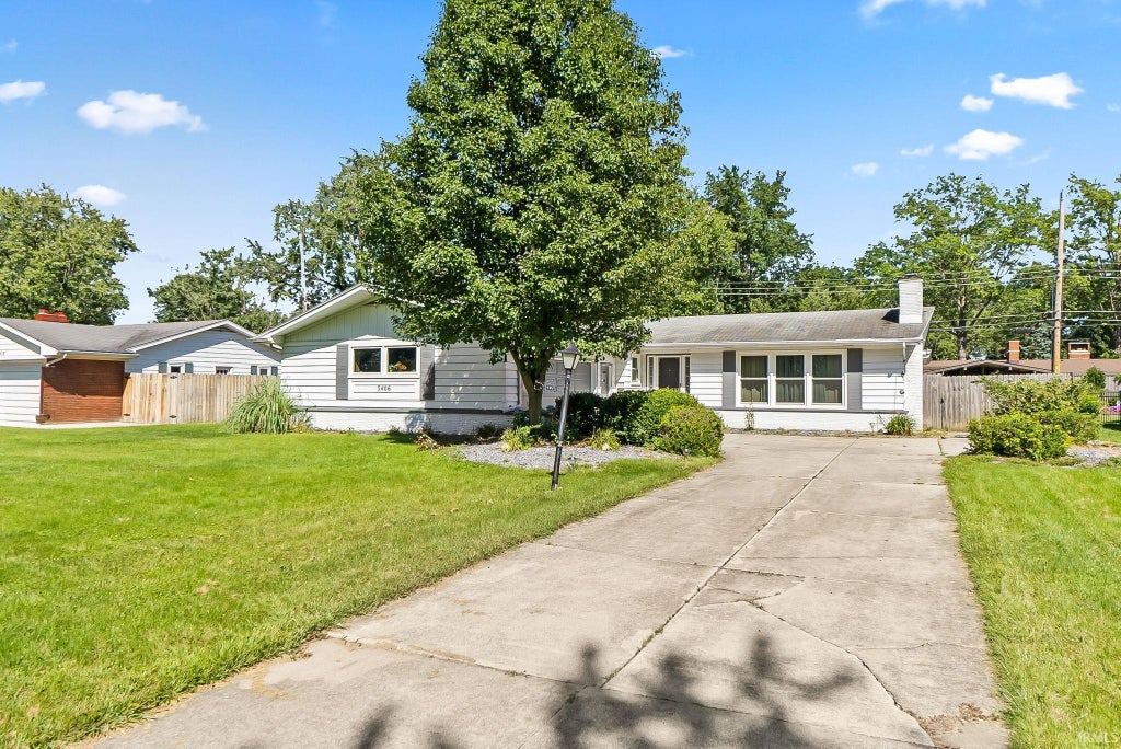 Photo of 3406 Thames Drive, Fort Wayne, IN 46815 (MLS # 202639744)