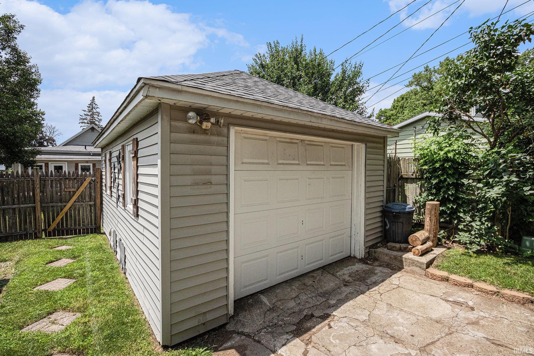 Mishawaka, Indiana 46545, United States, 2 Bedrooms Bedrooms, ,1 BathroomBathrooms,Residential,Active,170619