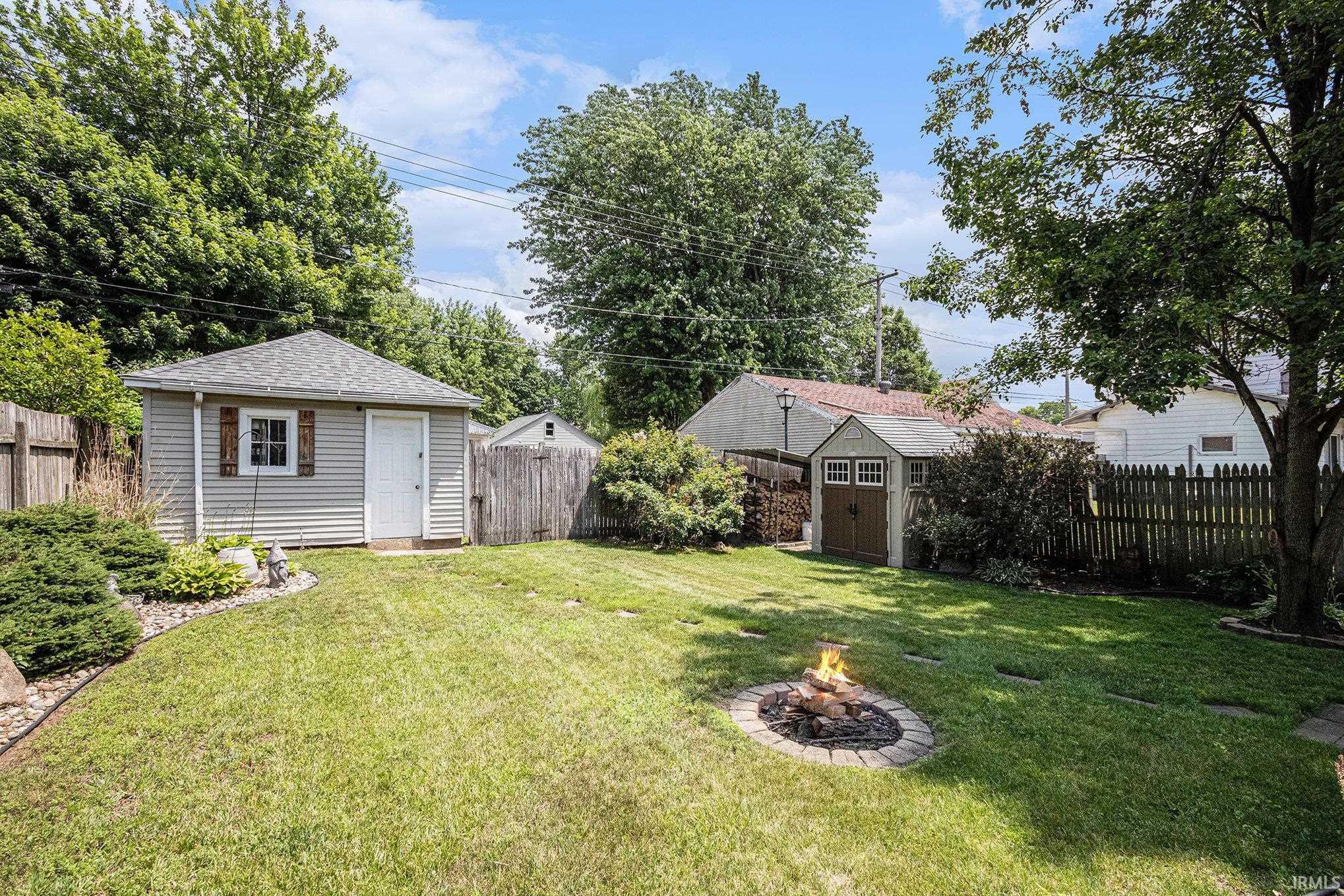 Mishawaka, Indiana 46545, United States, 2 Bedrooms Bedrooms, ,1 BathroomBathrooms,Residential,Active,170619