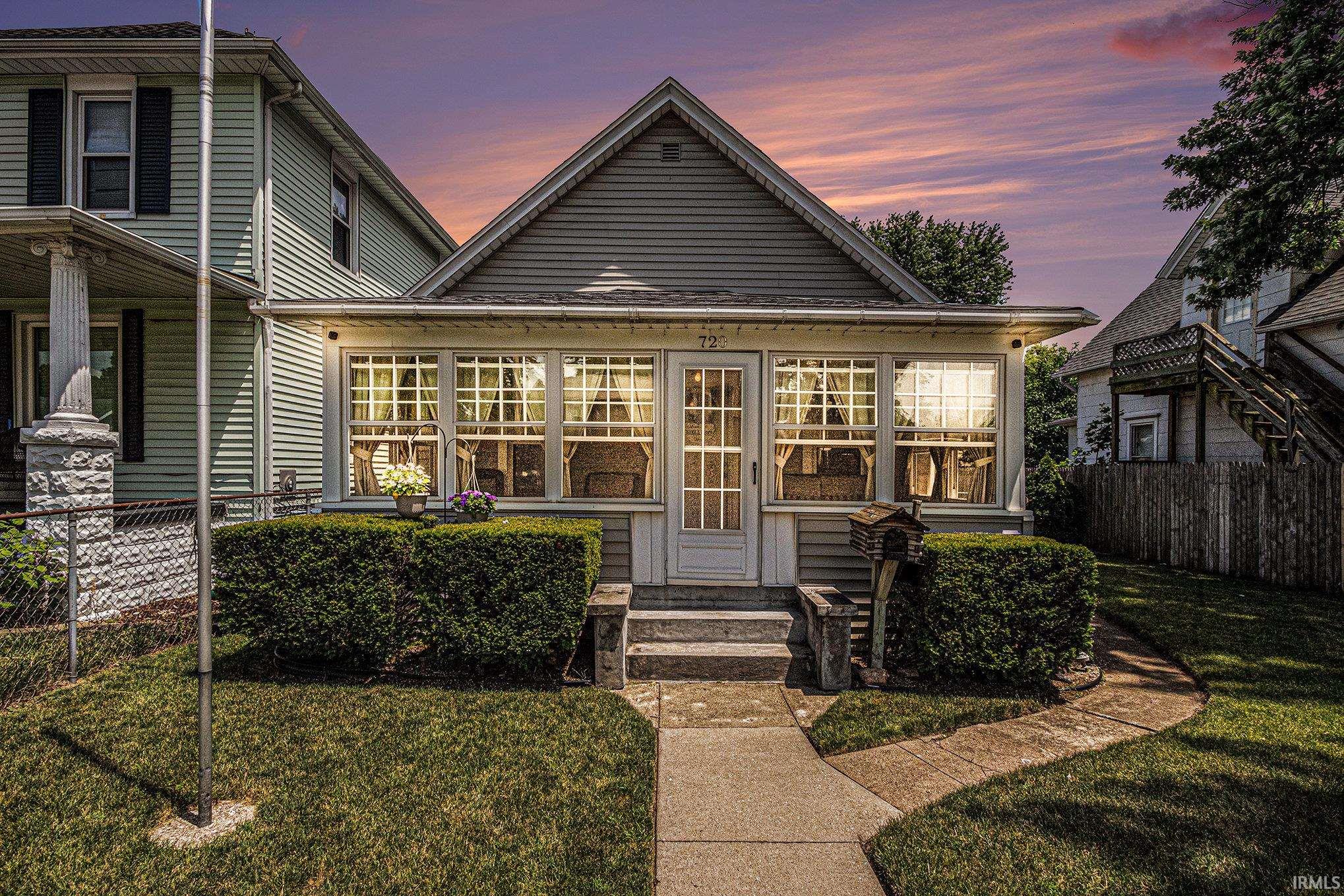 Mishawaka, Indiana 46545, United States, 2 Bedrooms Bedrooms, ,1 BathroomBathrooms,Residential,Active,170619