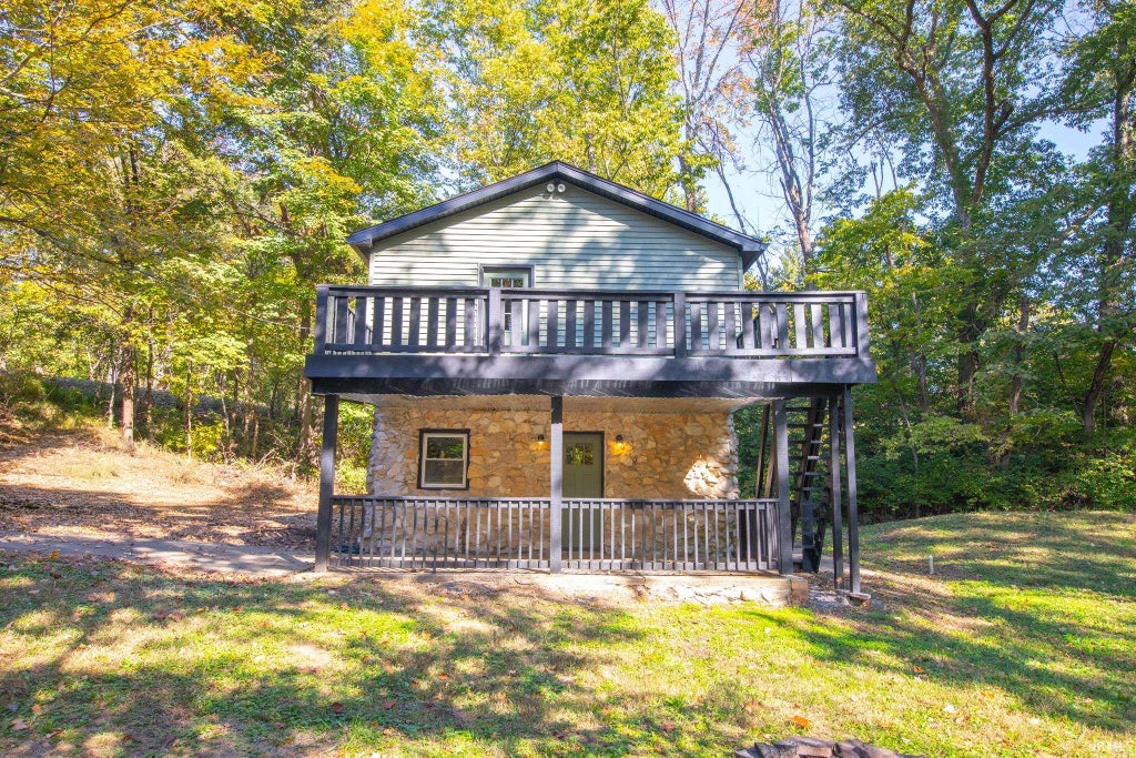 Photo of 5844 S Yankeetown Road, Boonville, IN 47601 (MLS # 202644513)
