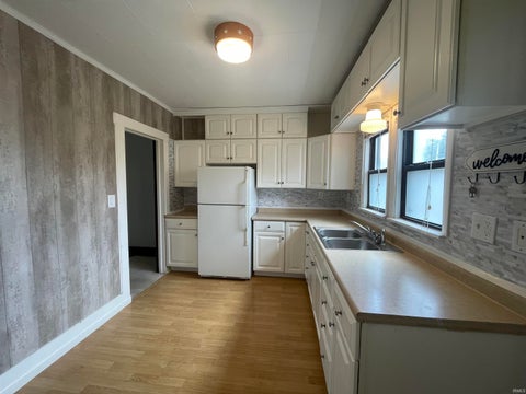 Tiny photo for 913 W Markland Avenue, Kokomo, IN 46902 (MLS # 202629000)