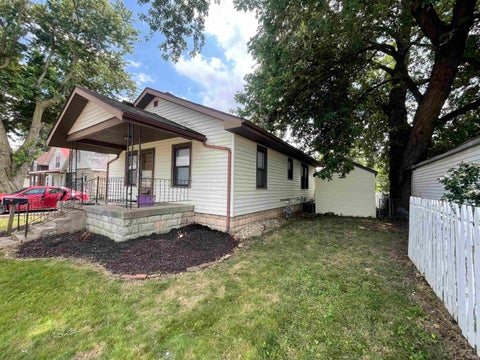 Tiny photo for 913 W Markland Avenue, Kokomo, IN 46902 (MLS # 202629000)