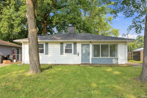 Photo of 2424 Oxford Street, Lafayette, IN 47909 (MLS # 202629223)