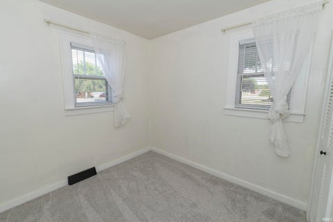 Tiny photo for 214 Virginia Street, Mishawaka, IN 46544 (MLS # 202635614)