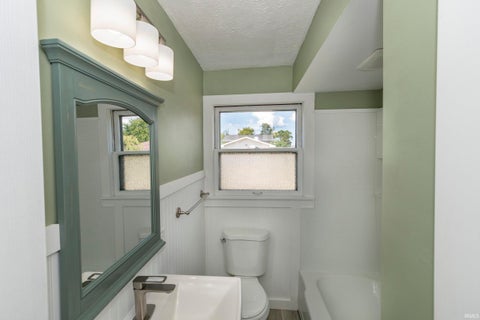 Tiny photo for 214 Virginia Street, Mishawaka, IN 46544 (MLS # 202635614)