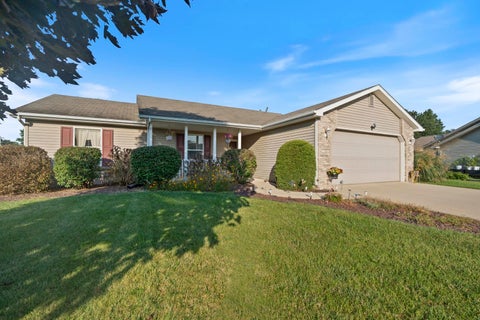 Photo of 215 Tecumseh Street, Warsaw, IN 46582 (MLS # 202636921)