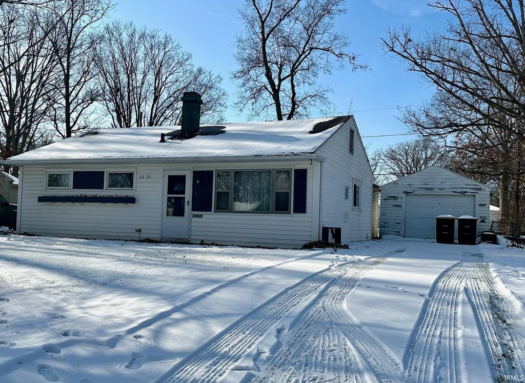 Photo of 6030 Oakmont Road, Fort Wayne, IN 46816 (MLS # 202549062)