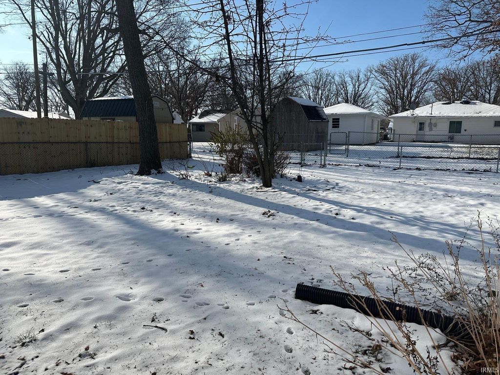 Photo of 6030 Oakmont Road, Fort Wayne, IN 46816 (MLS # 202549062)