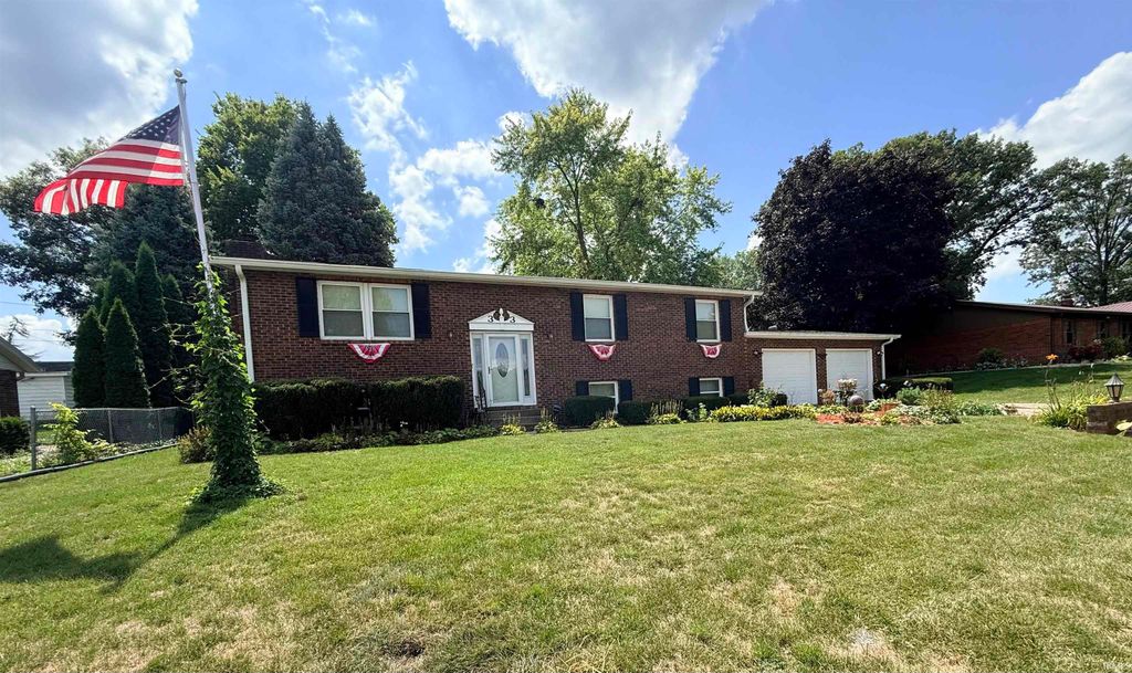 Photo of 33 Delores Avenue, Peru, IN 46970 (MLS # 202600996)