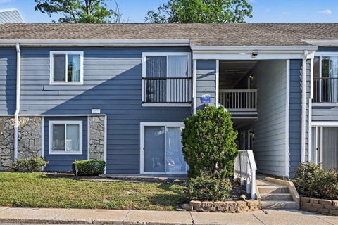 Photo of 1801 Irish Way #1858 WAY, South Bend, IN 46637 (MLS # 202637865)