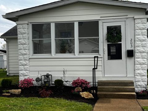 203 Van Dusen Avenue, Evansville, IN 47711 - #: 202513593