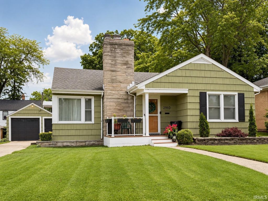Photo of 2910 Erskine Boulevard, South Bend, IN 46614 (MLS # 202619923)