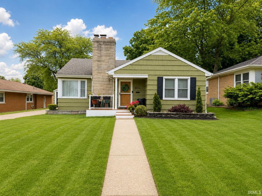 Photo of 2910 Erskine Boulevard, South Bend, IN 46614 (MLS # 202619923)