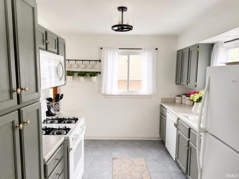 Tiny photo for 2910 Erskine Boulevard, South Bend, IN 46614 (MLS # 202619923)