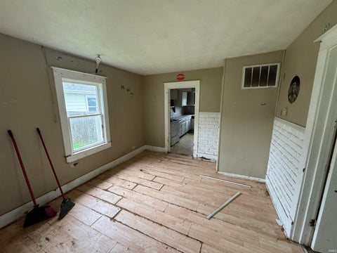 Tiny photo for 1065 S Calumet Street, Kokomo, IN 46902 (MLS # 202628655)