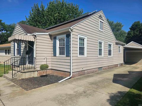 Tiny photo for 3044 N Pennsylvania Avenue, Logansport, IN 46947 (MLS # 202530151)