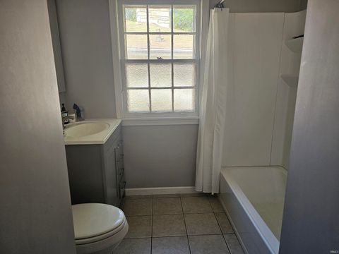 Tiny photo for 3044 N Pennsylvania Avenue, Logansport, IN 46947 (MLS # 202530151)