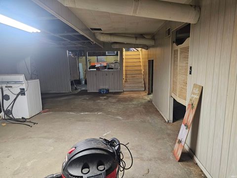 Tiny photo for 3044 N Pennsylvania Avenue, Logansport, IN 46947 (MLS # 202530151)