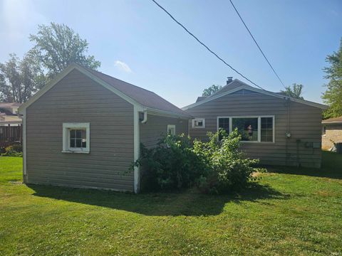 Tiny photo for 3044 N Pennsylvania Avenue, Logansport, IN 46947 (MLS # 202530151)