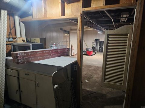 Tiny photo for 3044 N Pennsylvania Avenue, Logansport, IN 46947 (MLS # 202530151)