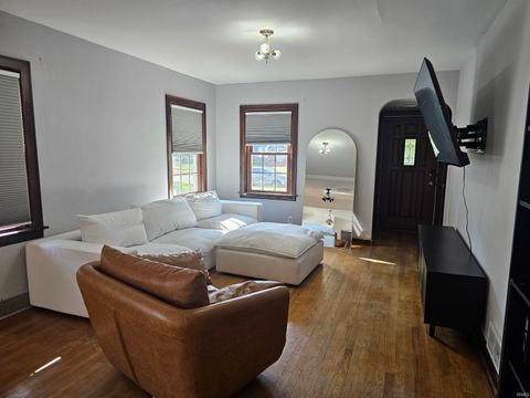 Tiny photo for 3044 N Pennsylvania Avenue, Logansport, IN 46947 (MLS # 202530151)