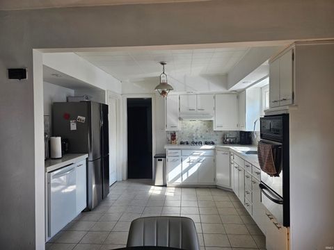 Tiny photo for 3044 N Pennsylvania Avenue, Logansport, IN 46947 (MLS # 202530151)