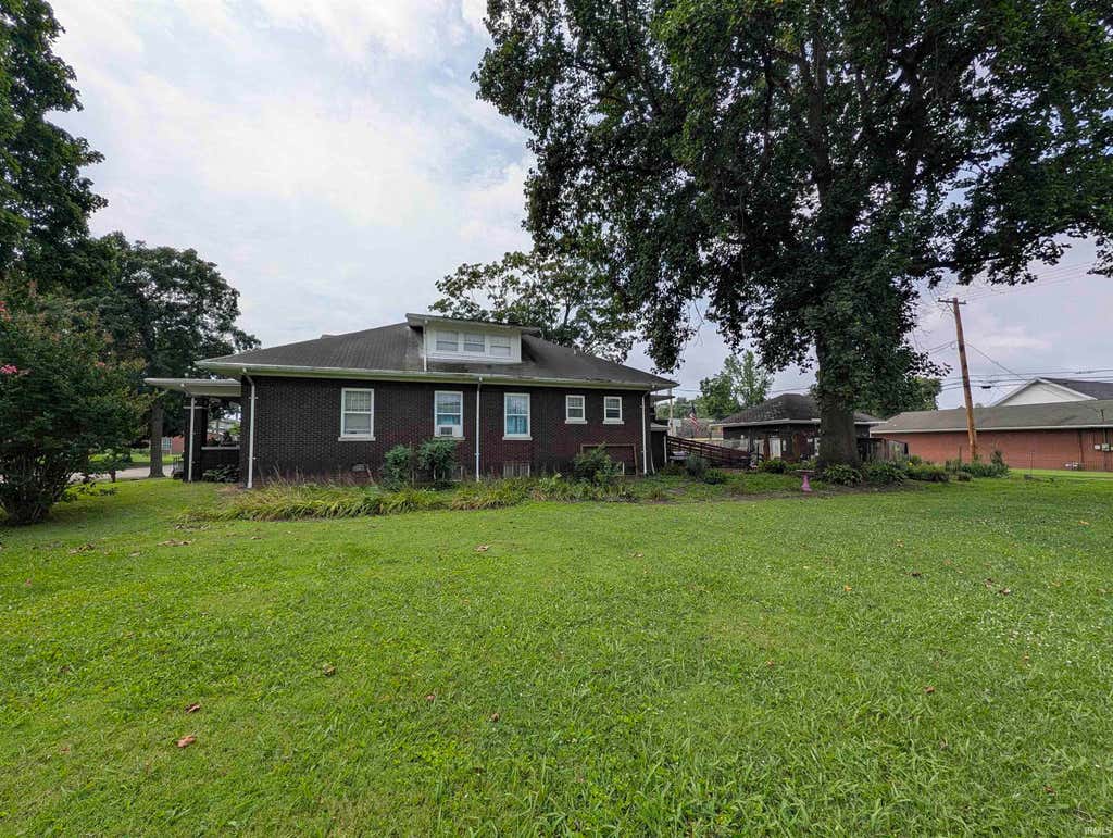 Photo of 703 College Avenue, Mount Vernon, IN 47620 (MLS # 202628034)